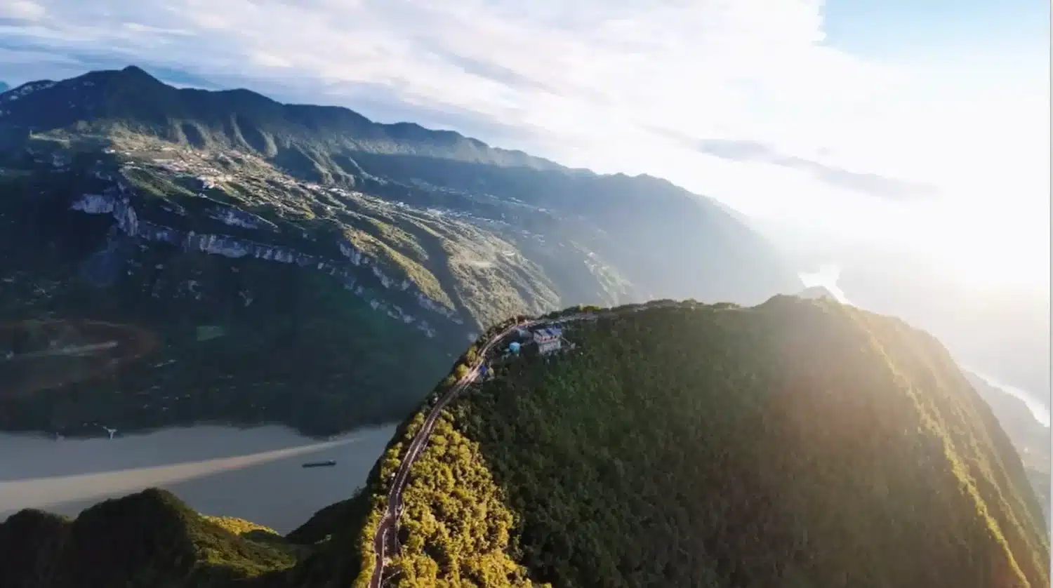 Wushan Dragon Ridge Hike: One-Day Three Gorges Guide
